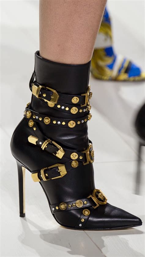 bata versace mujer|versace tienda online.